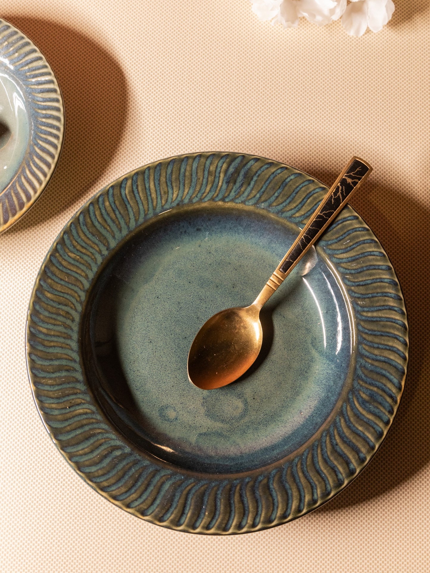 Small Green Pasta Plate – Elegant Ceramic Plate for Dining