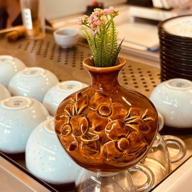 Brown Glow Bud Ceramic Vase – Handcrafted Home Decor