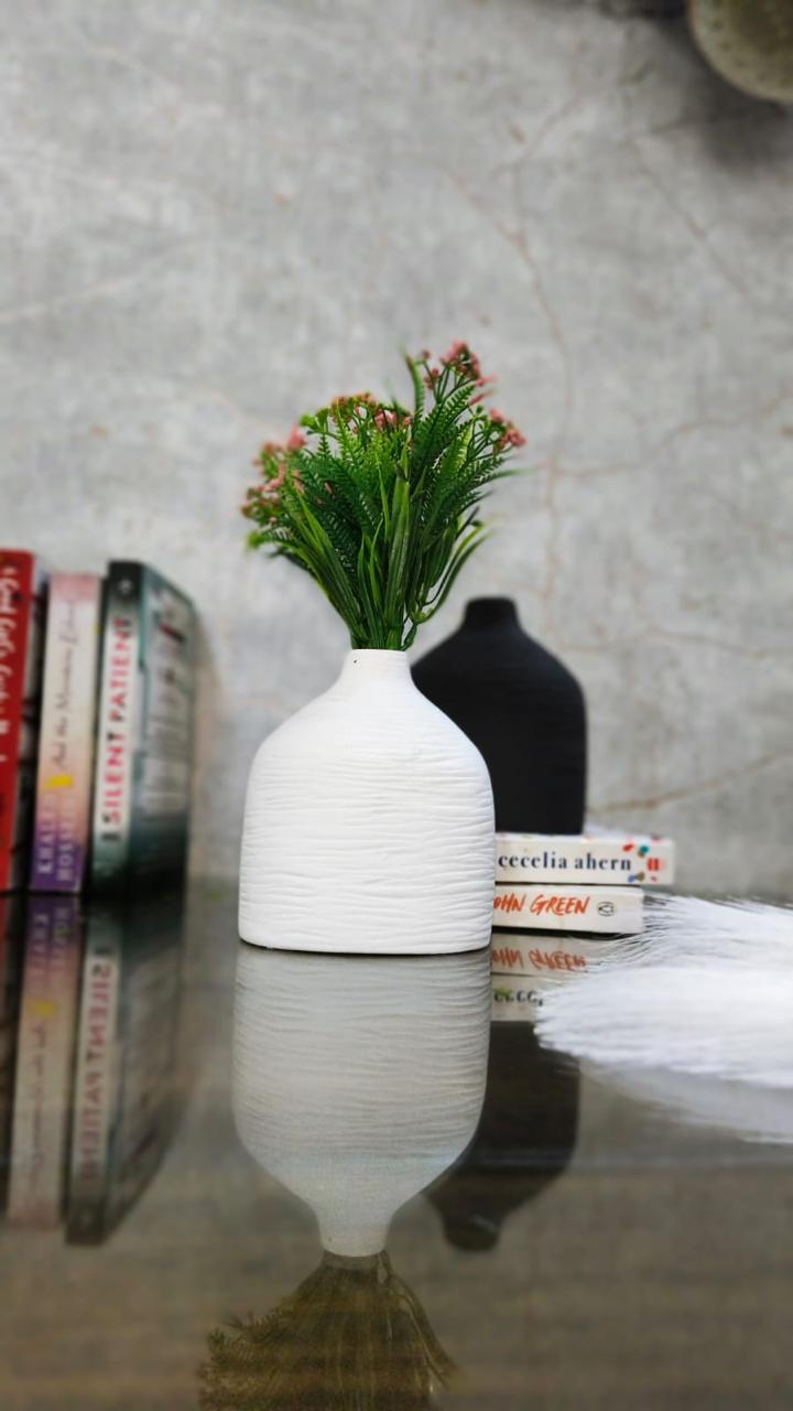 Vases
Decorative Ceramic Vases
Flower Vase
Glazed Ceramic Vases
Handpainted Ceramic Vase
Handmade Ceramic Vases