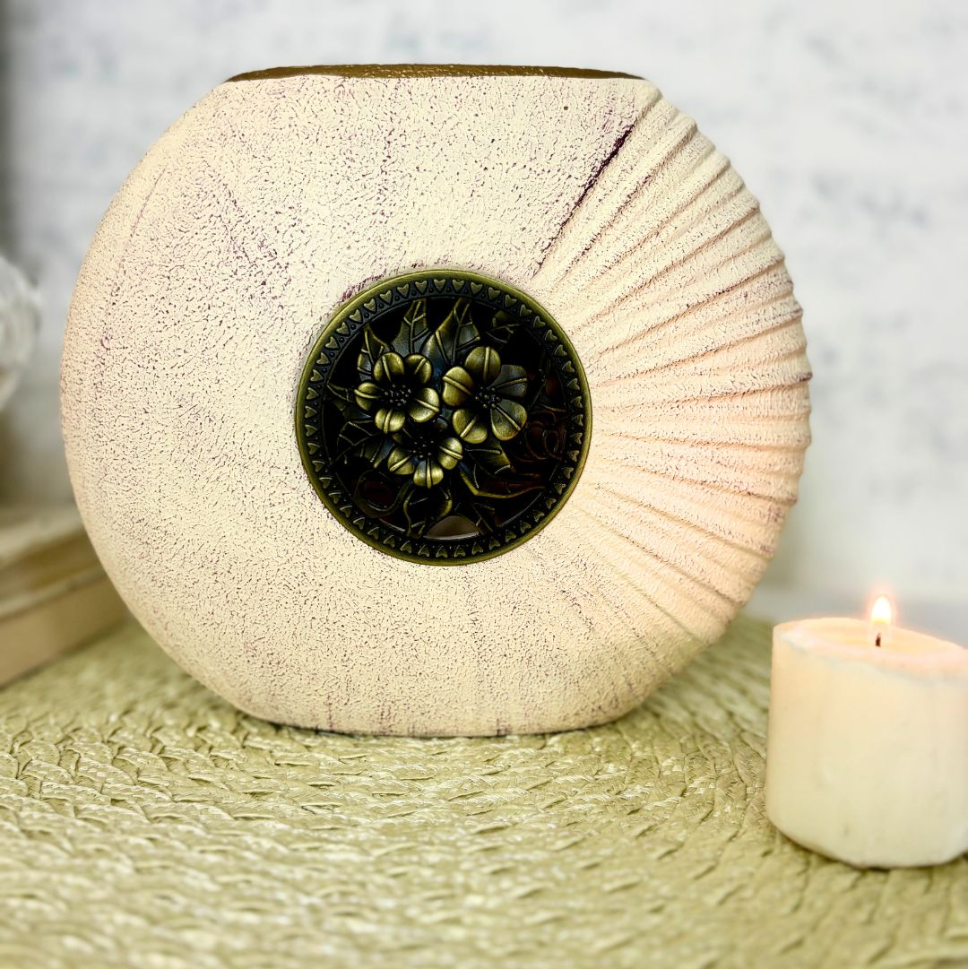 Sandrigam Round Ceramic Vase